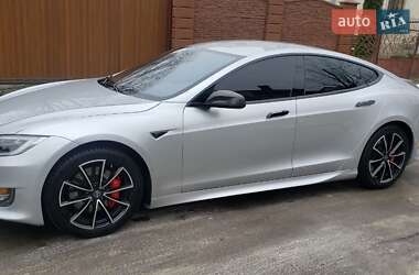 Лифтбек Tesla Model S 2014 в Львове