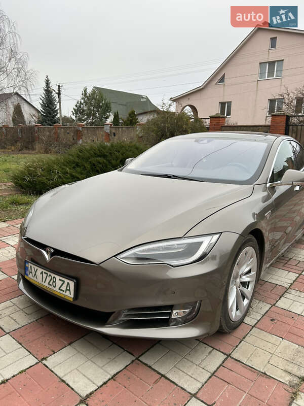 Лифтбек Tesla Model S 2016 в Киеве фото 2 Лифтбек Tesla Model S 2016 в Киеве