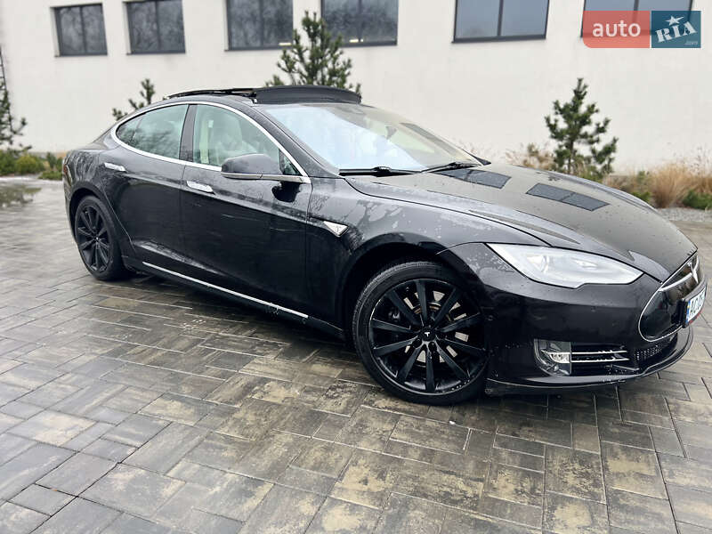 Лифтбек Tesla Model S 2015 в Луцке фото 34 Лифтбек Tesla Model S 2015 в Луцке