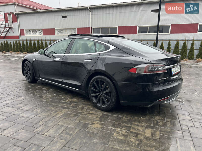 Лифтбек Tesla Model S 2015 в Луцке фото 14 Лифтбек Tesla Model S 2015 в Луцке