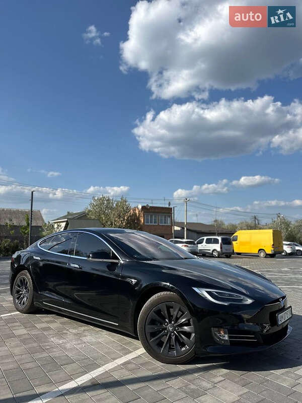 Ліфтбек Tesla Model S 2018 в Вінниці