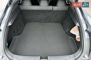 Лифтбек Tesla Model S 2015 в Ровно