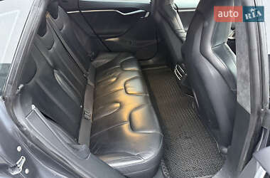 Лифтбек Tesla Model S 2015 в Ровно