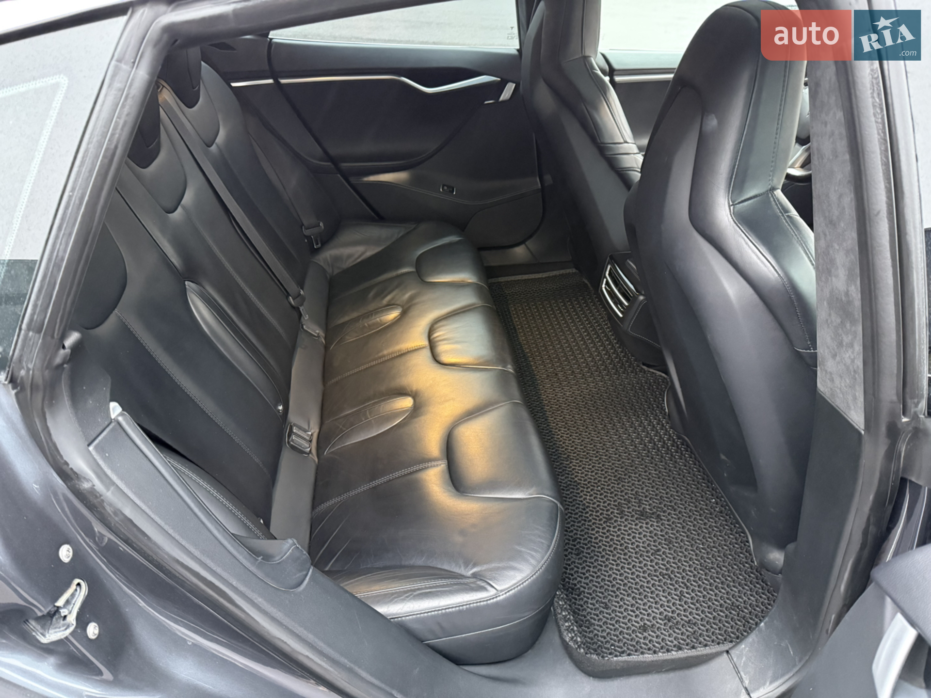 2015 Tesla Model S - мініатюра 20