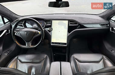 Лифтбек Tesla Model S 2015 в Ровно