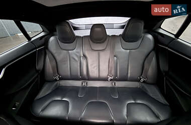 Лифтбек Tesla Model S 2015 в Ровно