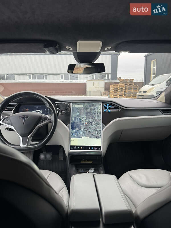 Лифтбек Tesla Model S 2015 в Киеве фото 7 Лифтбек Tesla Model S 2015 в Киеве