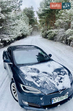Ліфтбек Tesla Model S 2016 в Луцьку