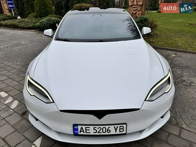 Лифтбек Tesla Model S 2020 в Днепре