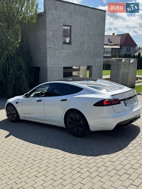 Лифтбек Tesla Model S 2023 в Львове