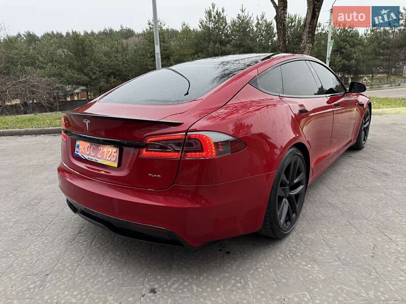 Лифтбек Tesla Model S 2021 в Львове