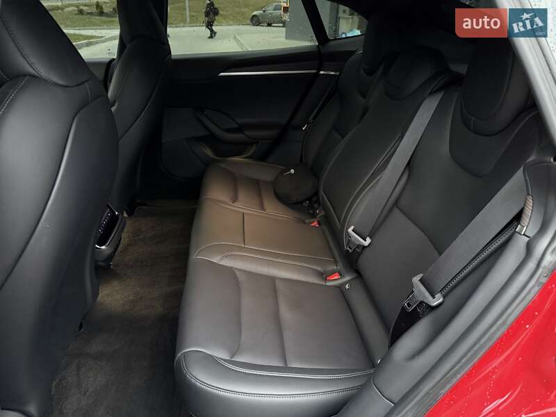 Лифтбек Tesla Model S 2021 в Львове
