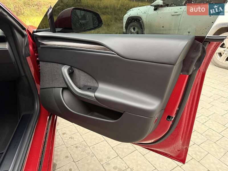 Лифтбек Tesla Model S 2021 в Львове