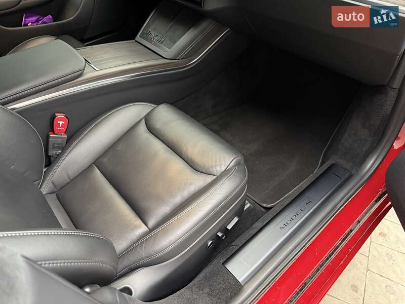 Лифтбек Tesla Model S 2021 в Львове