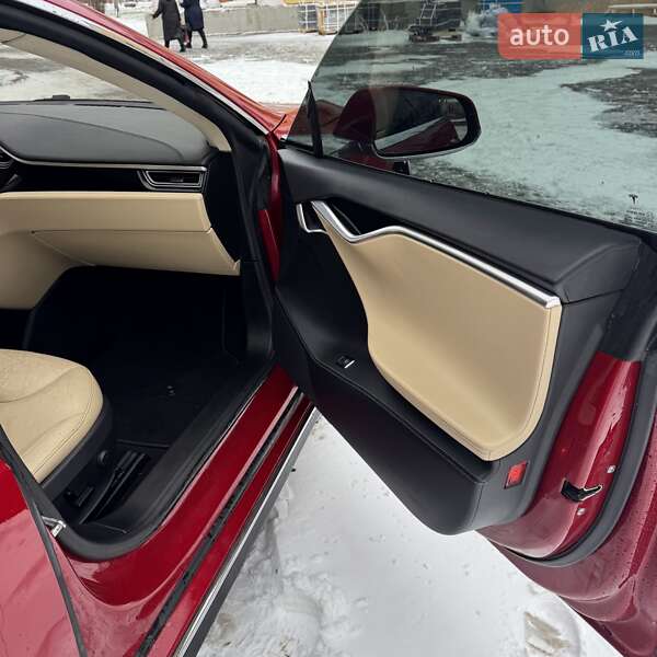 Ліфтбек Tesla Model S 2014 в Києві