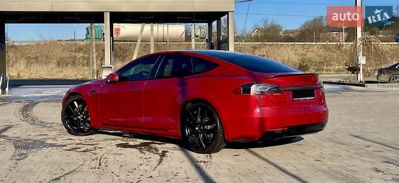 Ліфтбек Tesla Model S 2017 в Львові