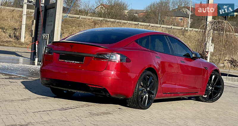 Ліфтбек Tesla Model S 2017 в Львові