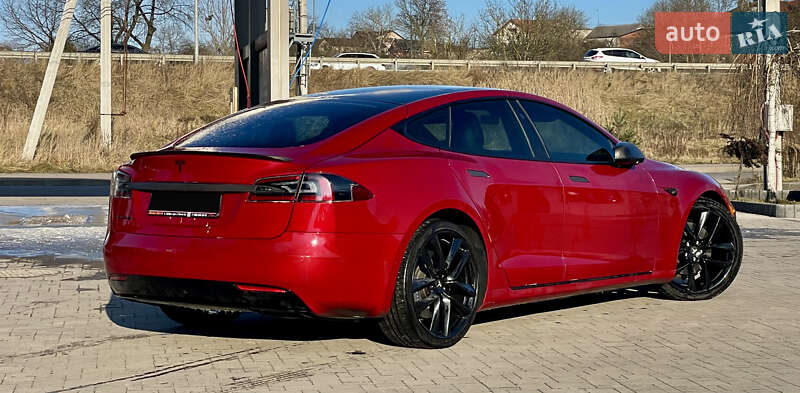 Ліфтбек Tesla Model S 2017 в Львові