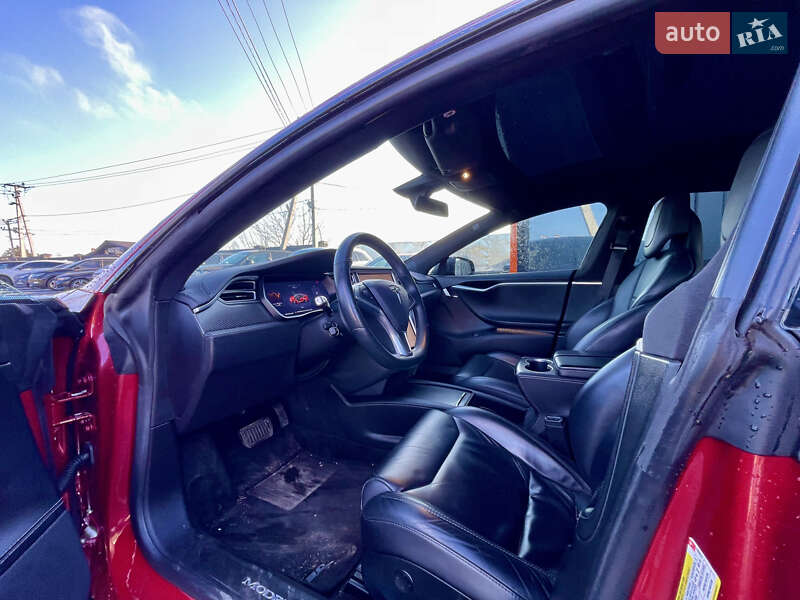 Ліфтбек Tesla Model S 2017 в Львові