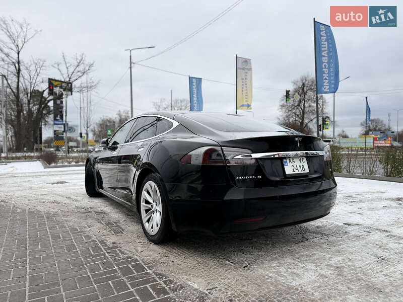 Лифтбек Tesla Model S 2017 в Киеве