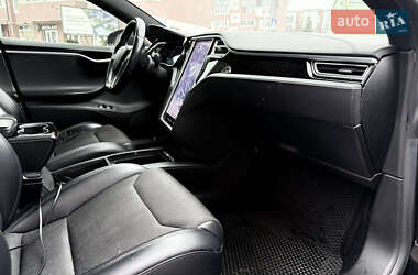 Ліфтбек Tesla Model S 2017 в Києві