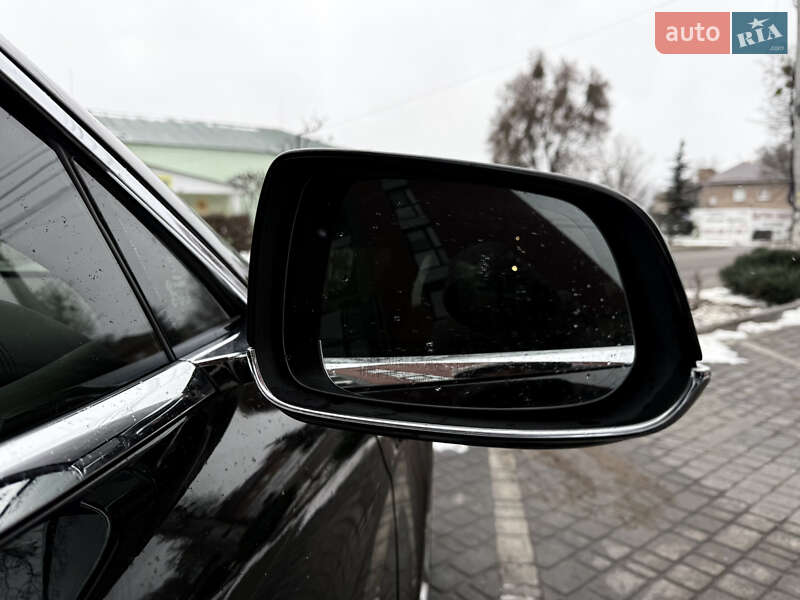 Лифтбек Tesla Model S 2017 в Киеве