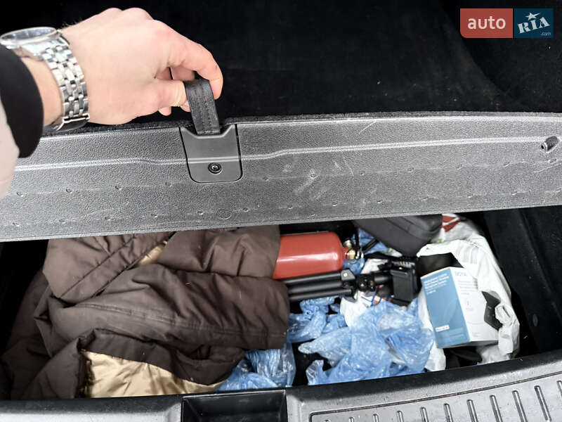 Лифтбек Tesla Model S 2017 в Киеве