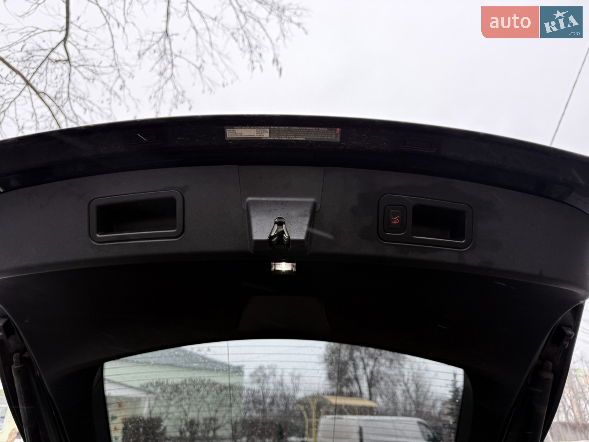 Tesla Model S 2017 VIN 5YJSA1E14HF209722 фото оголошення 51 з 99