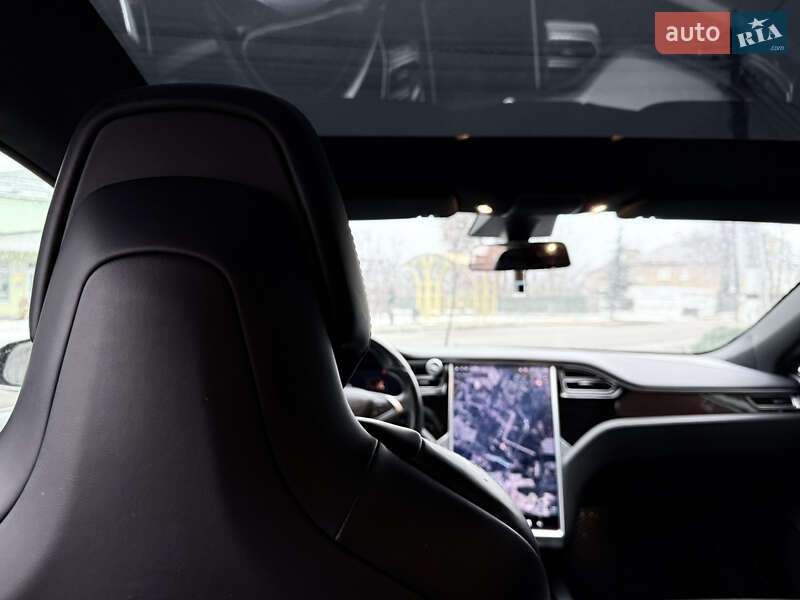 Лифтбек Tesla Model S 2017 в Киеве