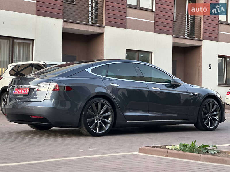 Лифтбек Tesla Model S 2020 в Одессе