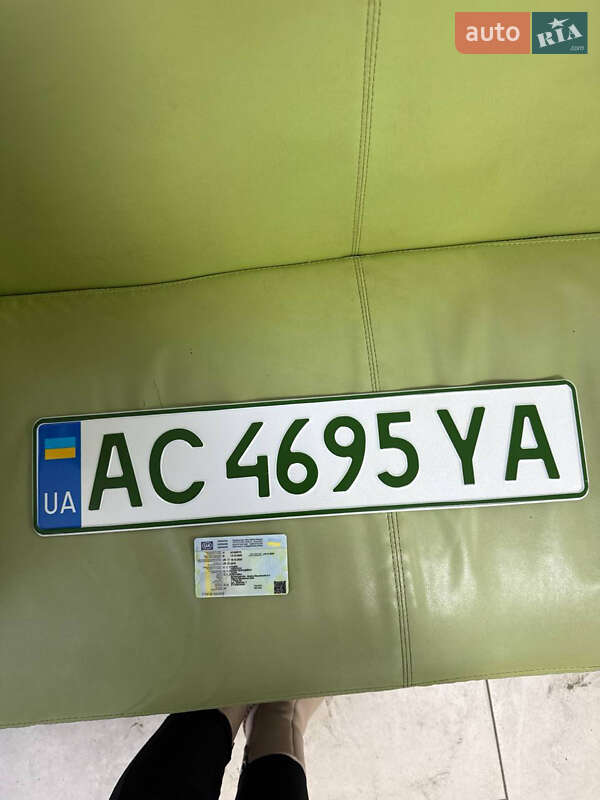 Ліфтбек Tesla Model S 2016 в Луцьку фото 3 Ліфтбек Tesla Model S 2016 в Луцьку