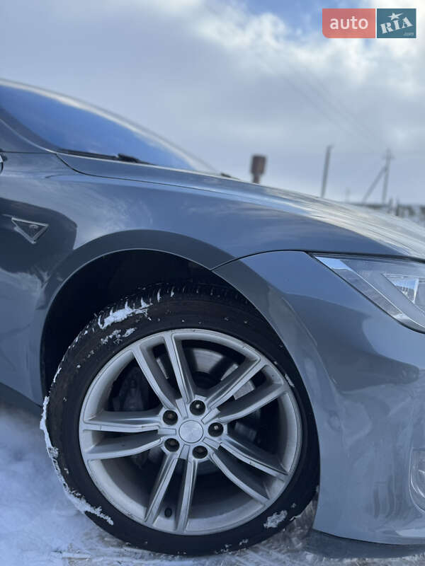 Лифтбек Tesla Model S 2013 в Долине фото 10 Лифтбек Tesla Model S 2013 в Долине