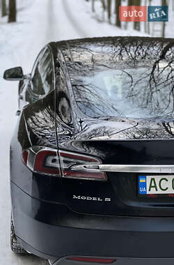 Лифтбек Tesla Model S 2015 в Луцке