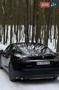 Лифтбек Tesla Model S 2015 в Луцке