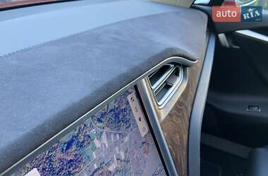 Ліфтбек Tesla Model S 2017 в Чернівцях