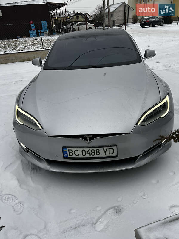 Лифтбек Tesla Model S 2017 в Львове фото 3 Лифтбек Tesla Model S 2017 в Львове