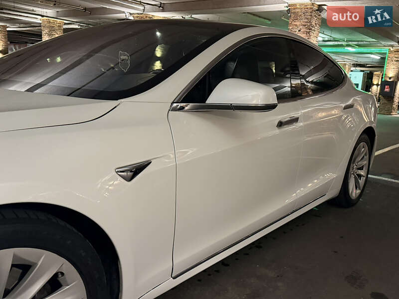 Ліфтбек Tesla Model S 2017 в Одесі фото 9 Ліфтбек Tesla Model S 2017 в Одесі