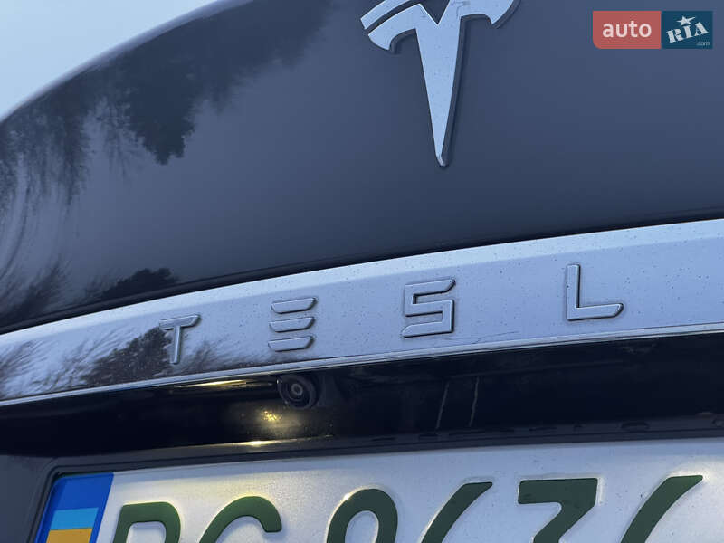 Ліфтбек Tesla Model S 2018 в Львові фото 18 Ліфтбек Tesla Model S 2018 в Львові