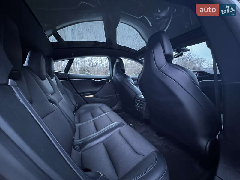 Ліфтбек Tesla Model S 2018 в Львові фото 31 Ліфтбек Tesla Model S 2018 в Львові