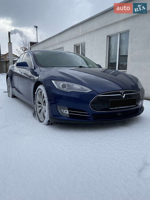 Ліфтбек Tesla Model S 2015 в Обухові