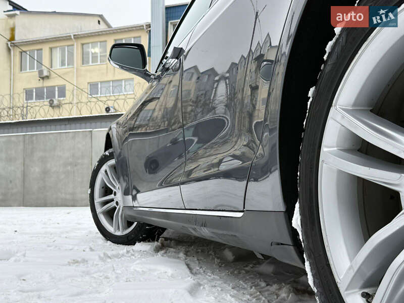 Лифтбек Tesla Model S 2013 в Луцке