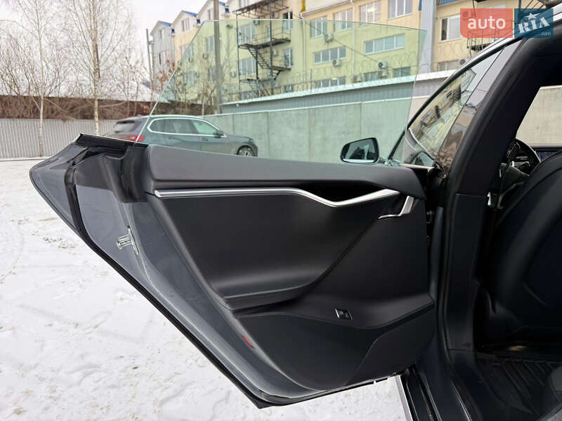 Лифтбек Tesla Model S 2013 в Луцке