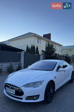 Ліфтбек Tesla Model S 2015 в Рівному