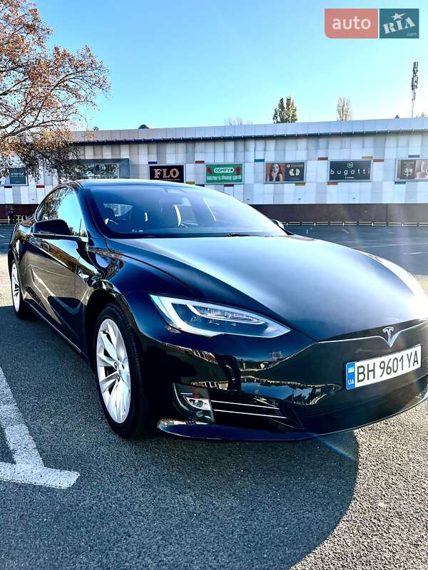 Лифтбек Tesla Model S 2019 в Одессе