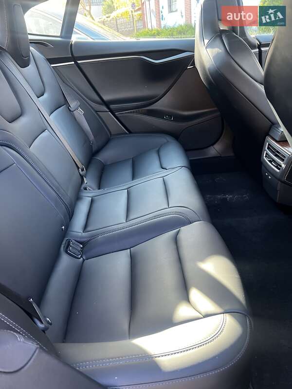 Лифтбек Tesla Model S 2019 в Одессе