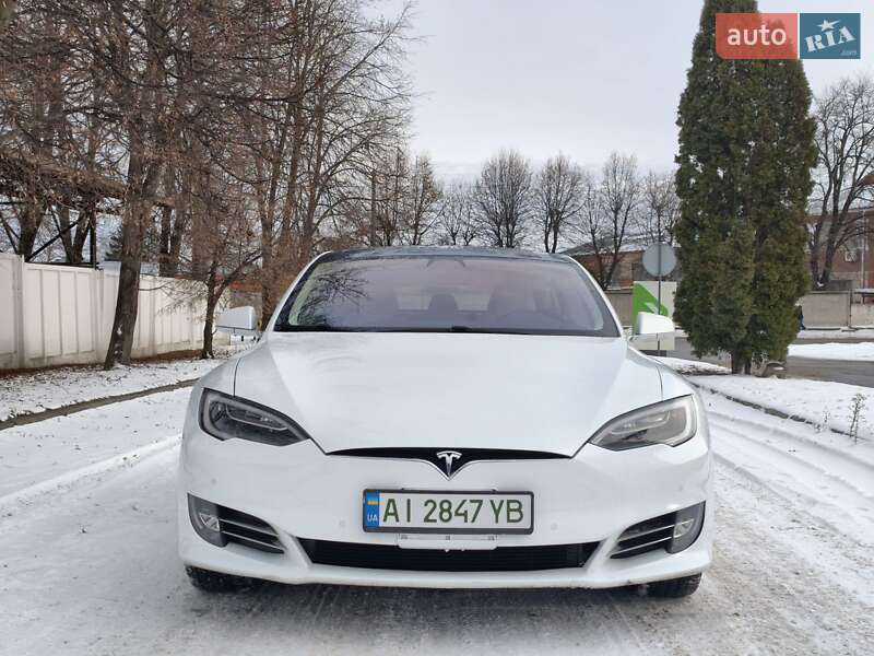 Лифтбек Tesla Model S 2017 в Сквире