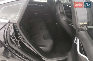Лифтбек Tesla Model S 2017 в Виннице