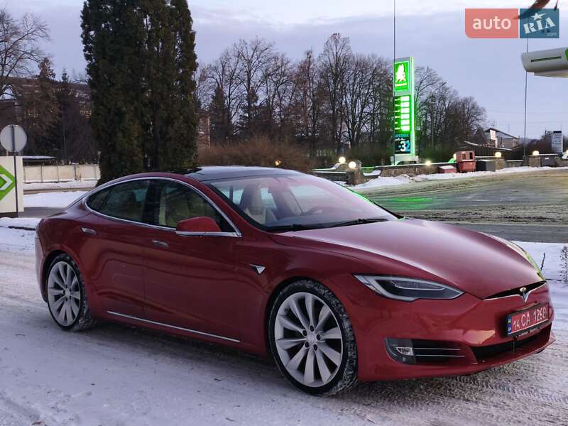 Лифтбек Tesla Model S 2016 в Сквире