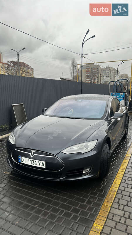 Лифтбек Tesla Model S 2015 в Одессе