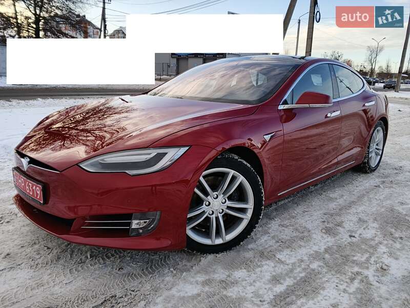 Лифтбек Tesla Model S 2017 в Киеве